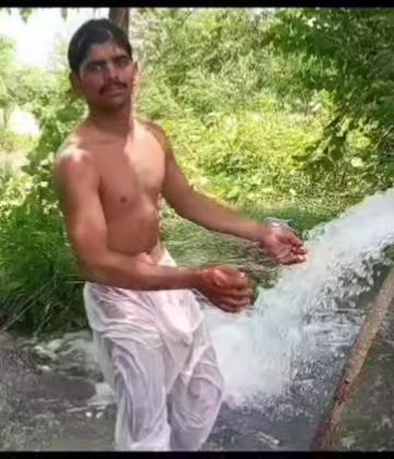 @emikhan1234k01