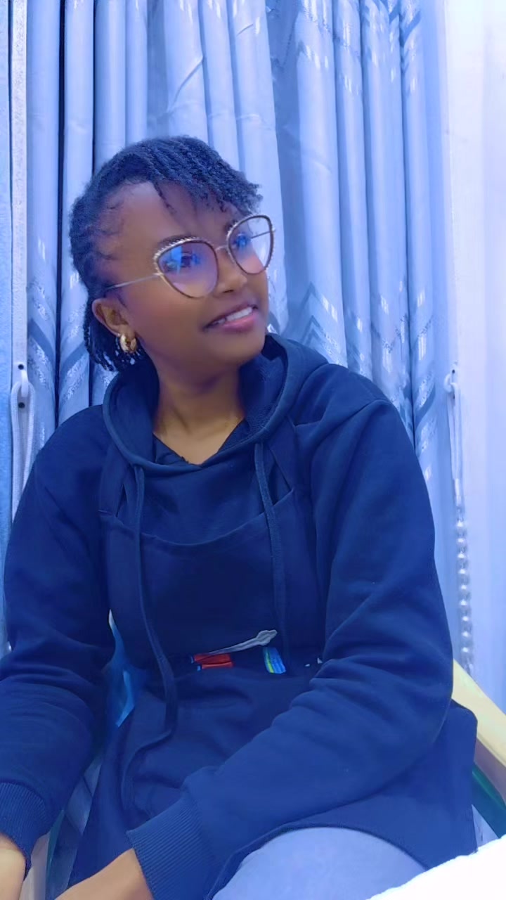 @Miss_waithera,🌹