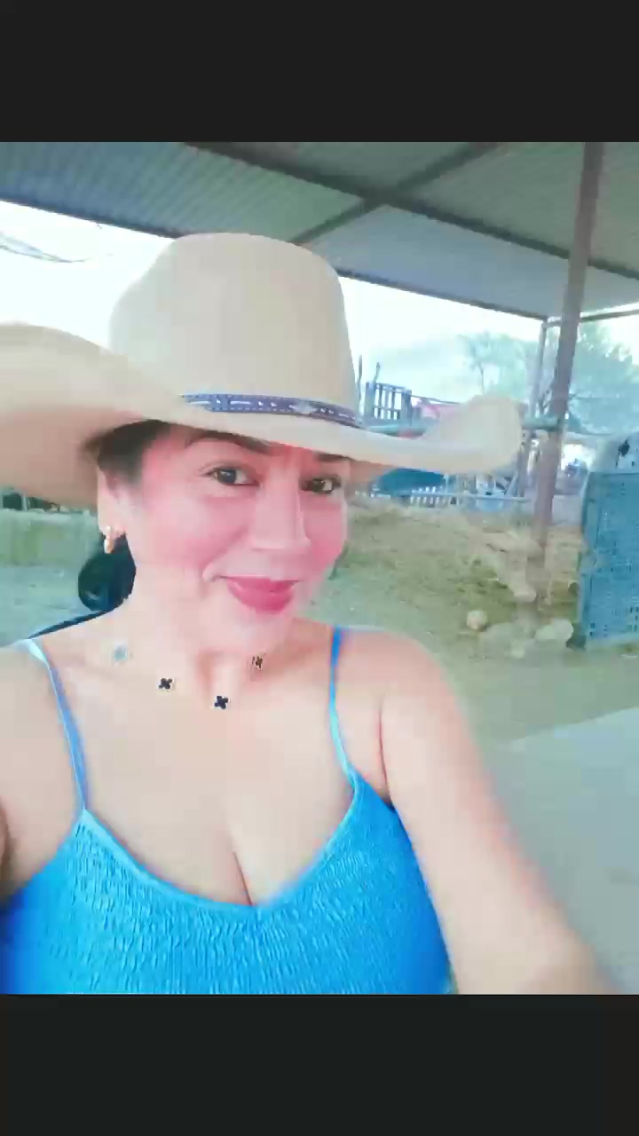@Adela Esquivel
