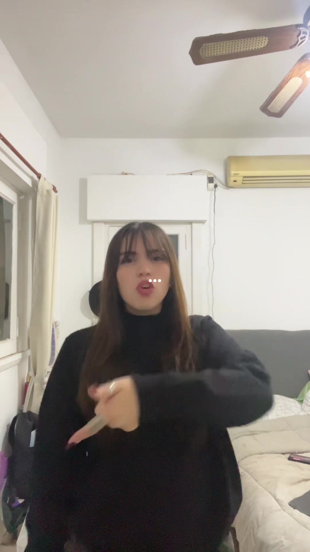 @Val_