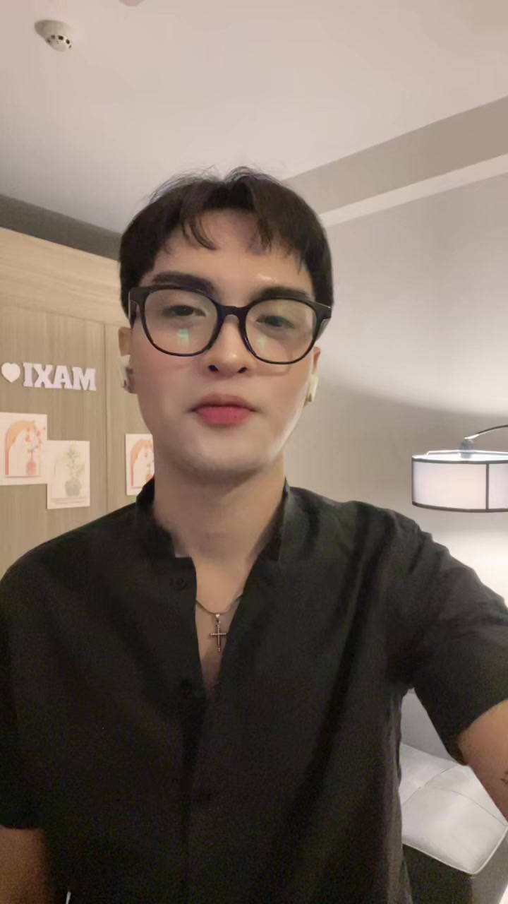 @IAmMaxi