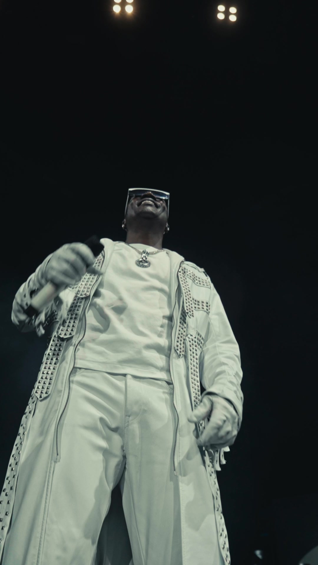@AKON