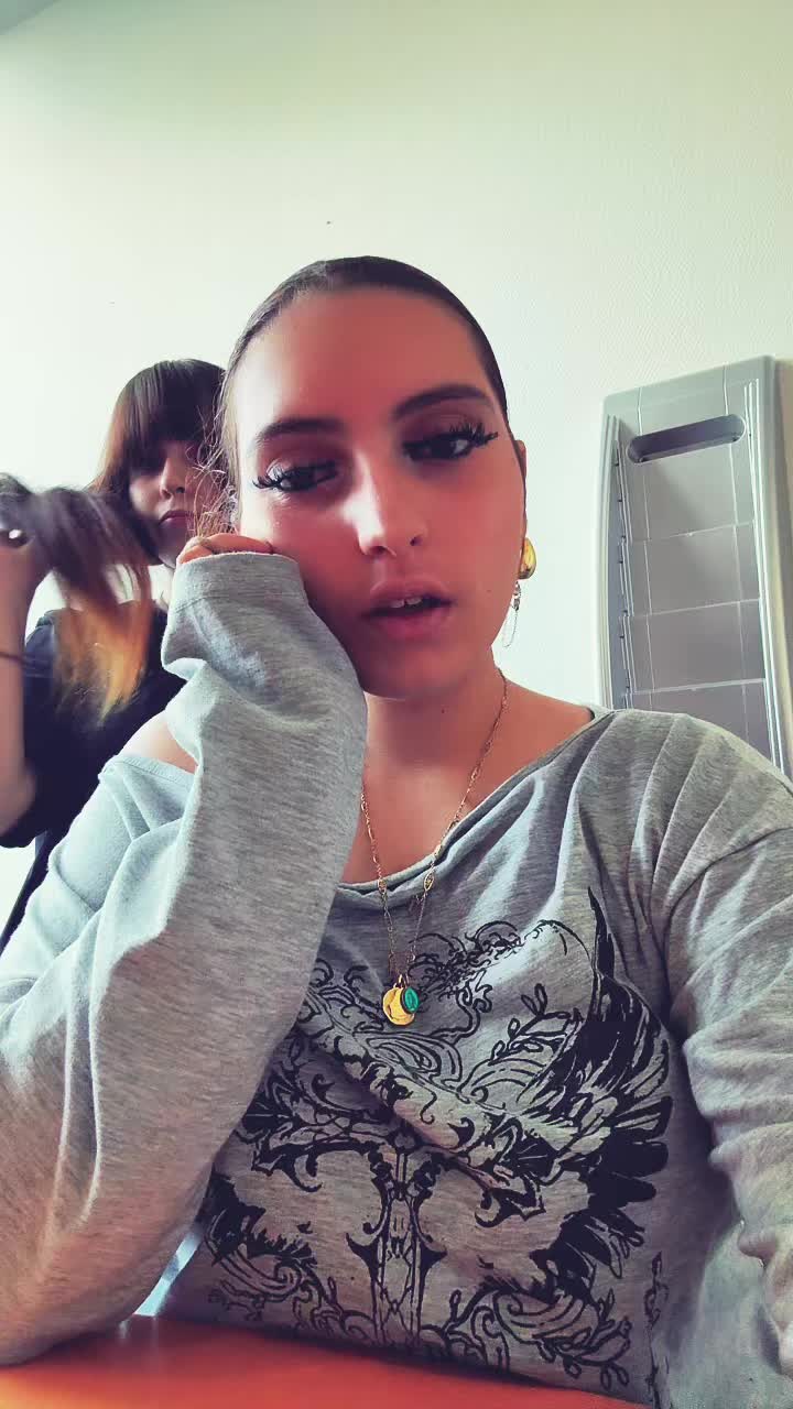 @Jos3phine👯&zwj;♀️