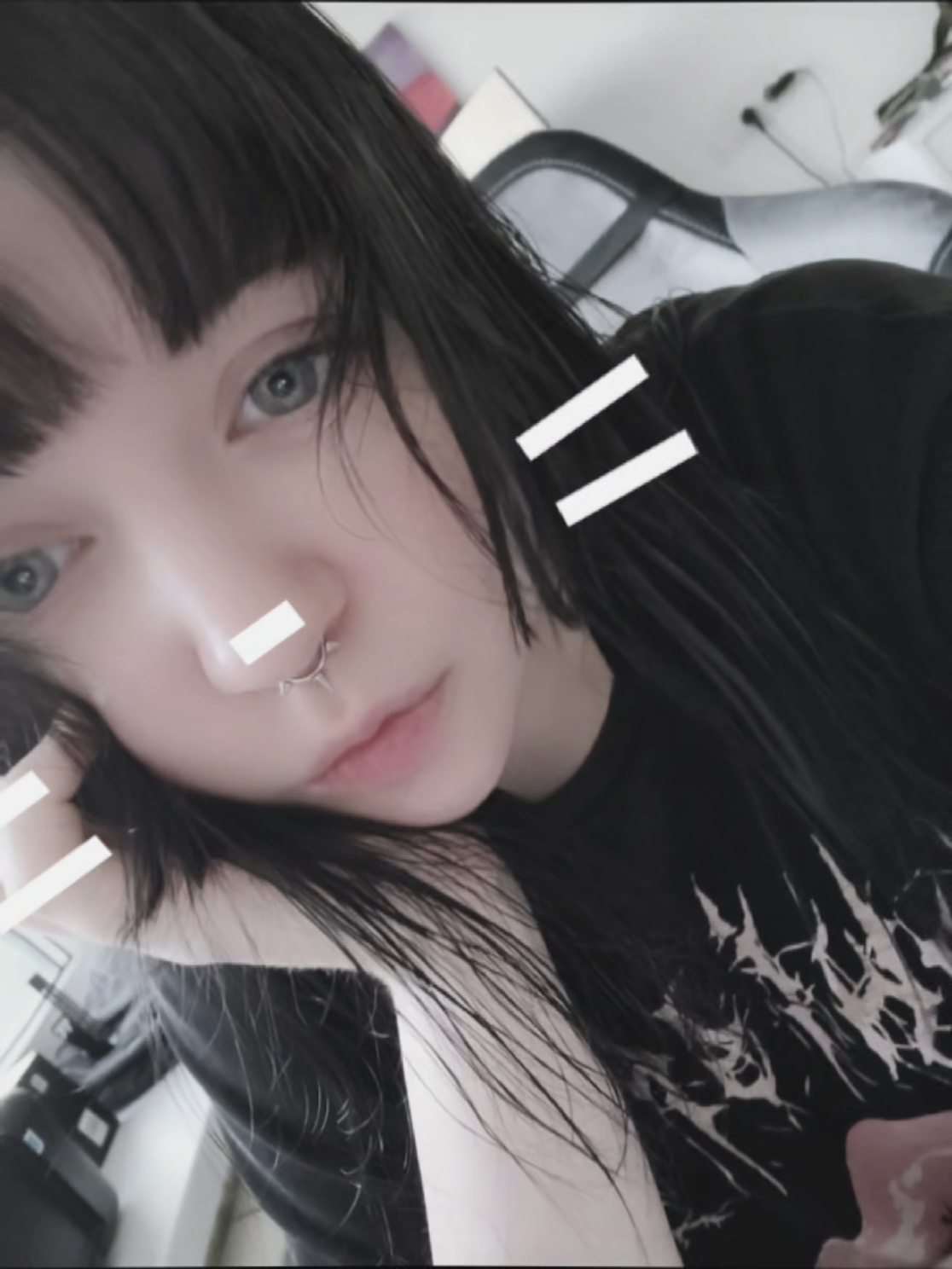 @<3