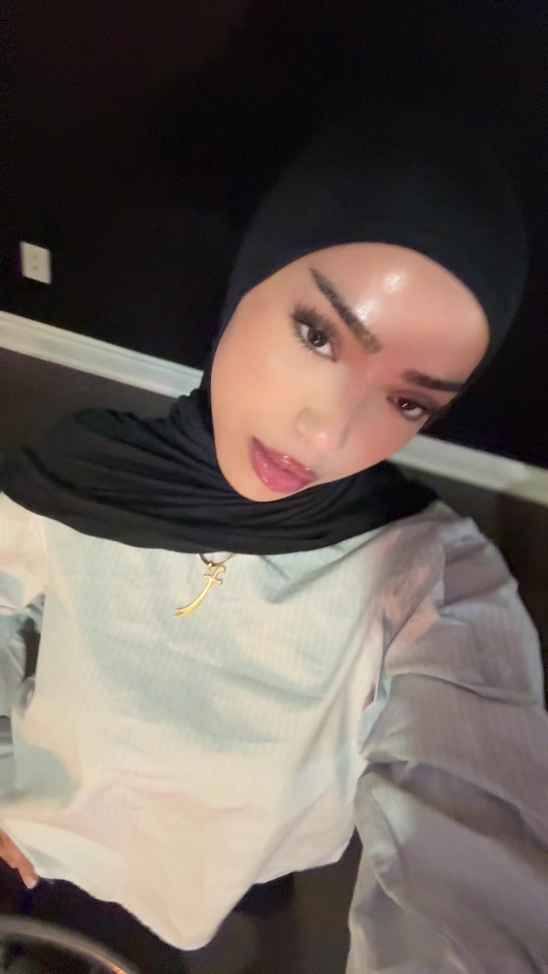 @لارا