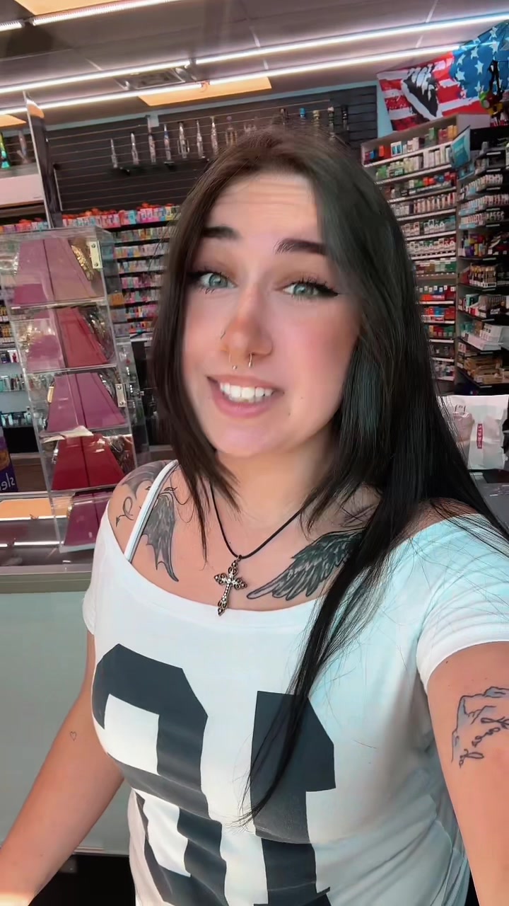 @Emileejo_