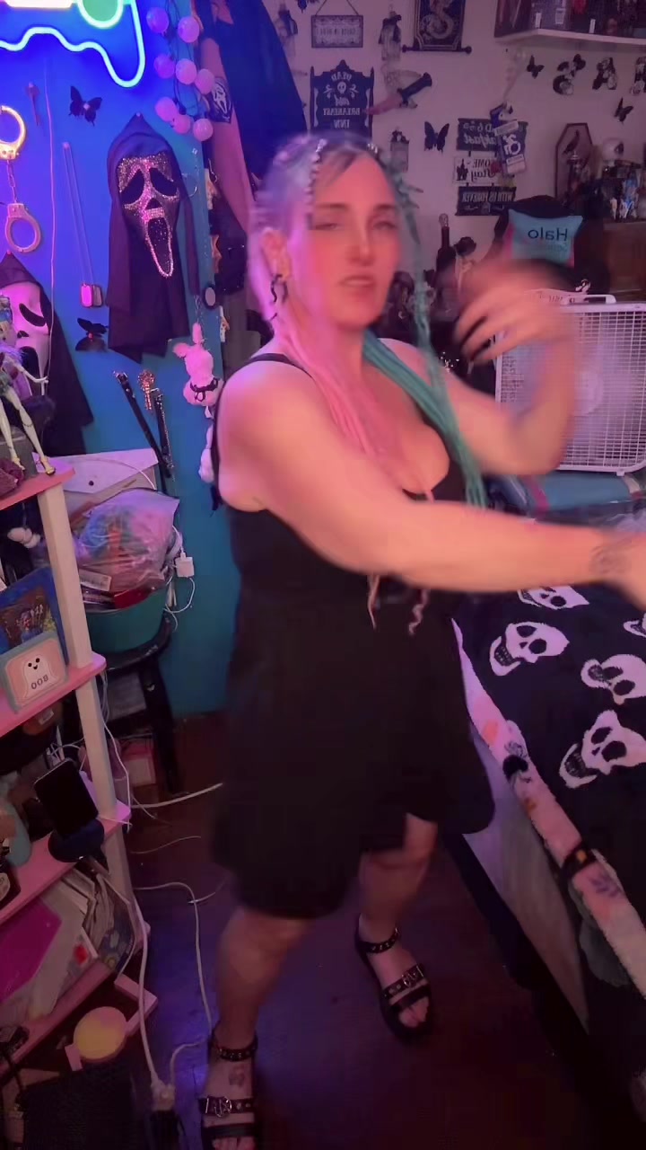 @crazyscorpiochix80