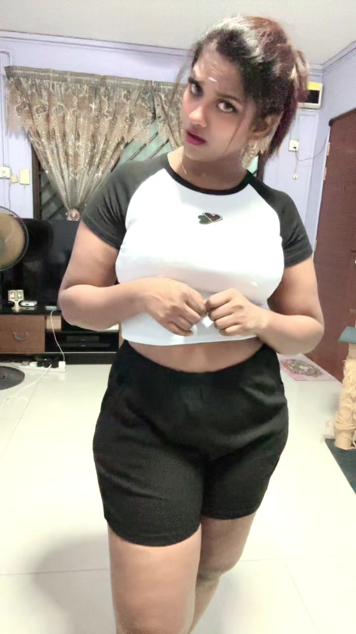 @Malini🖤💚✨🌻