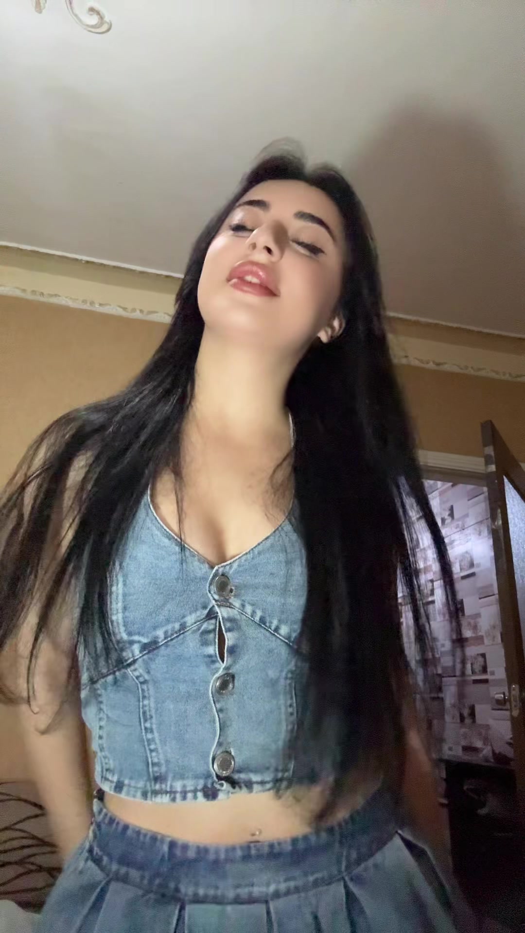 @𝟏𝟏:𝟏𝟏