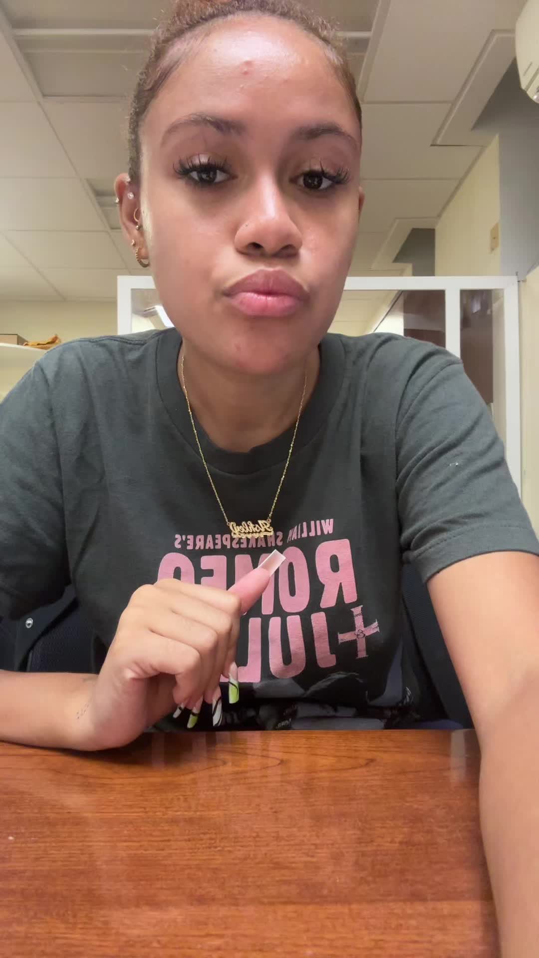 @Myleftcheeck