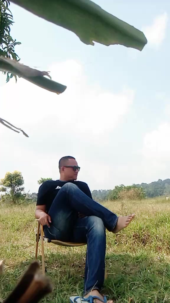 @Dari Kontak Anda