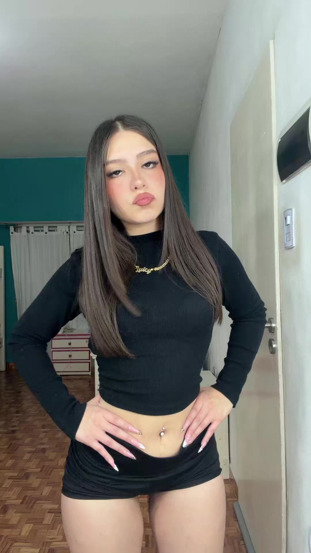 @Goldennnbrunette00