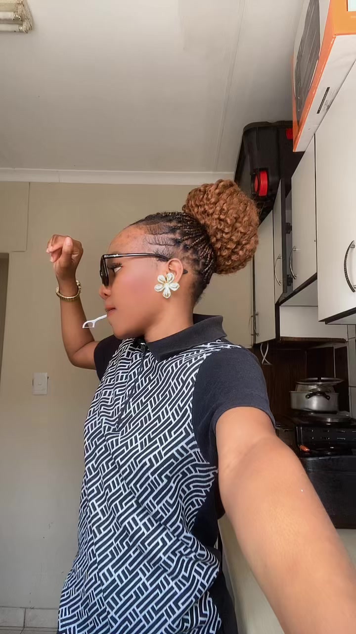 @Nelly_YA_Ndeilenga