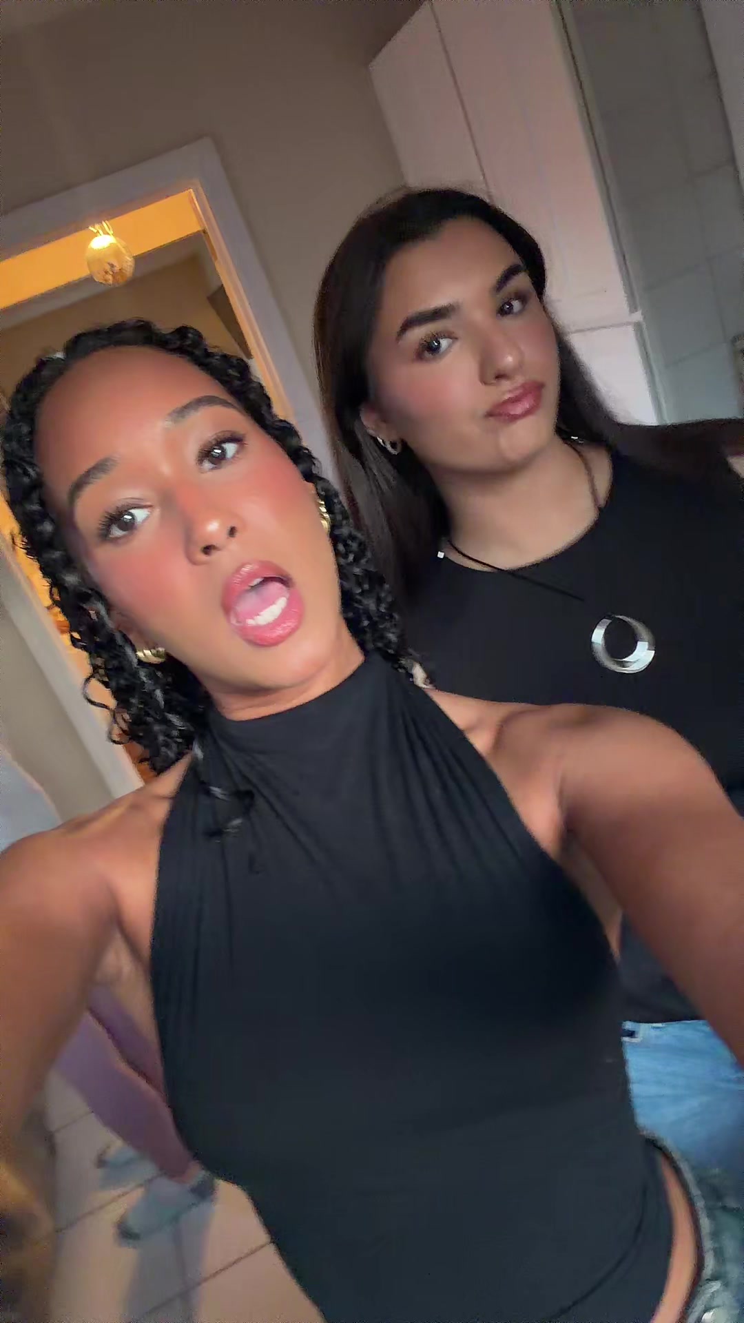 @Hermella