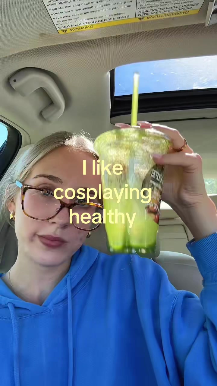 @itslillynicole