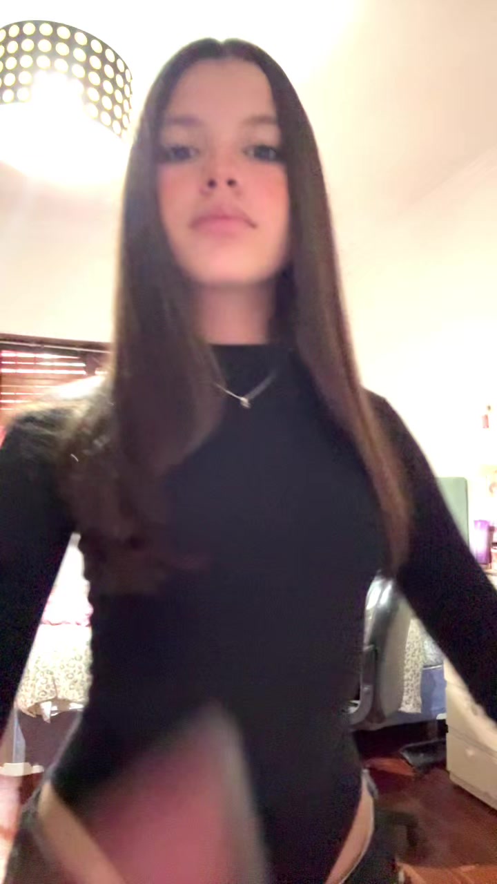 @𝓥𝓪𝓵𝓮𝓷𝓽𝓲𝓷𝓪