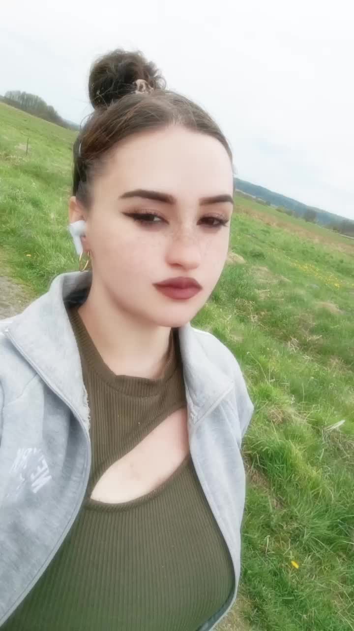 @🥀~𝓐𝓷𝓲𝓪~🥀
