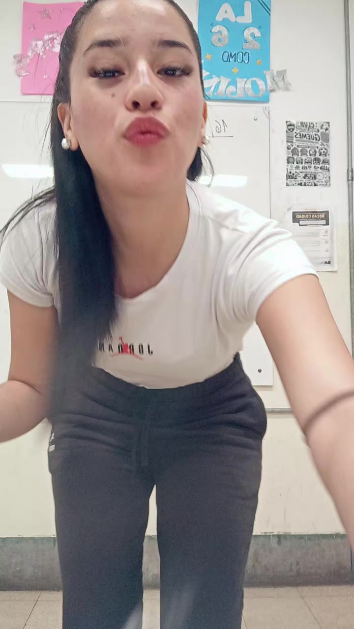 @๐๐ฆ๐ ๐๐ข๐๐ณ