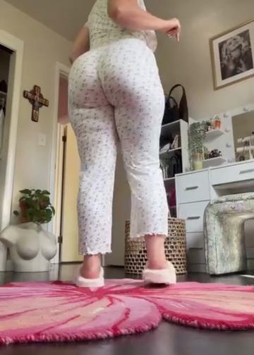 @itsearthi&hearts;️
