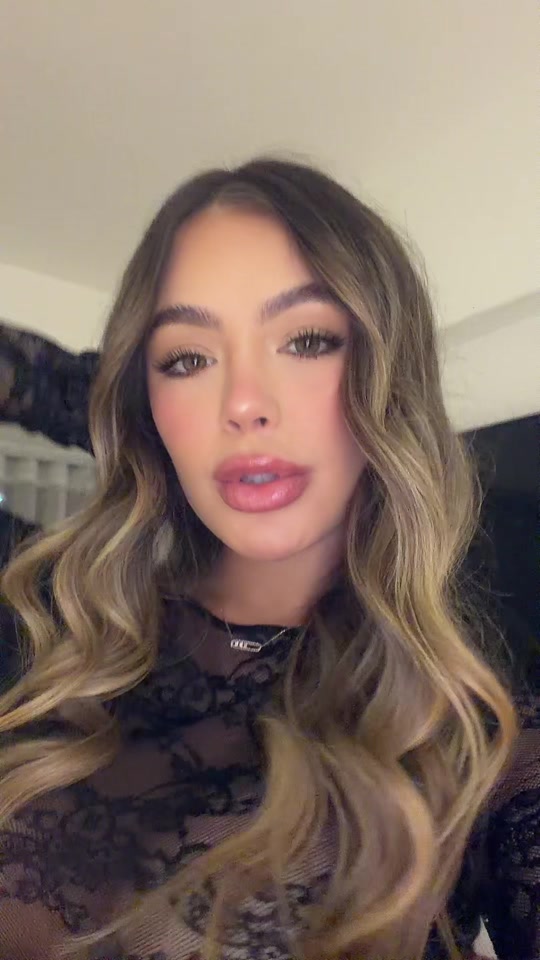 @IsaBella