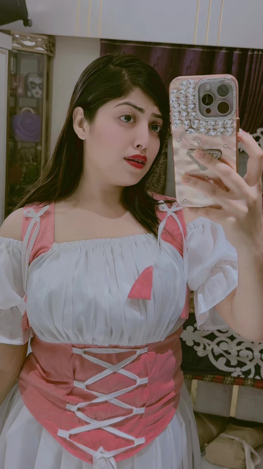 @𝐄𝐯𝐚 𝐂𝐡𝐨𝐰𝐝𝐡𝐮𝐫𝐲