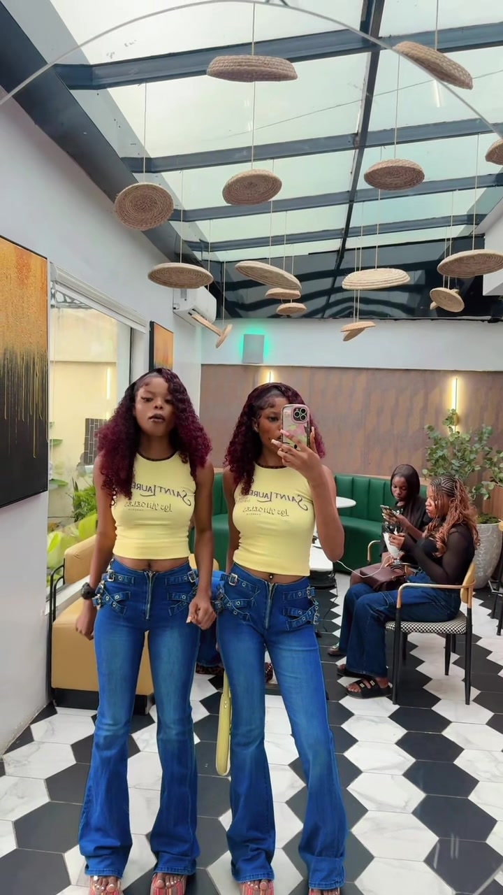 @Twinzcandy