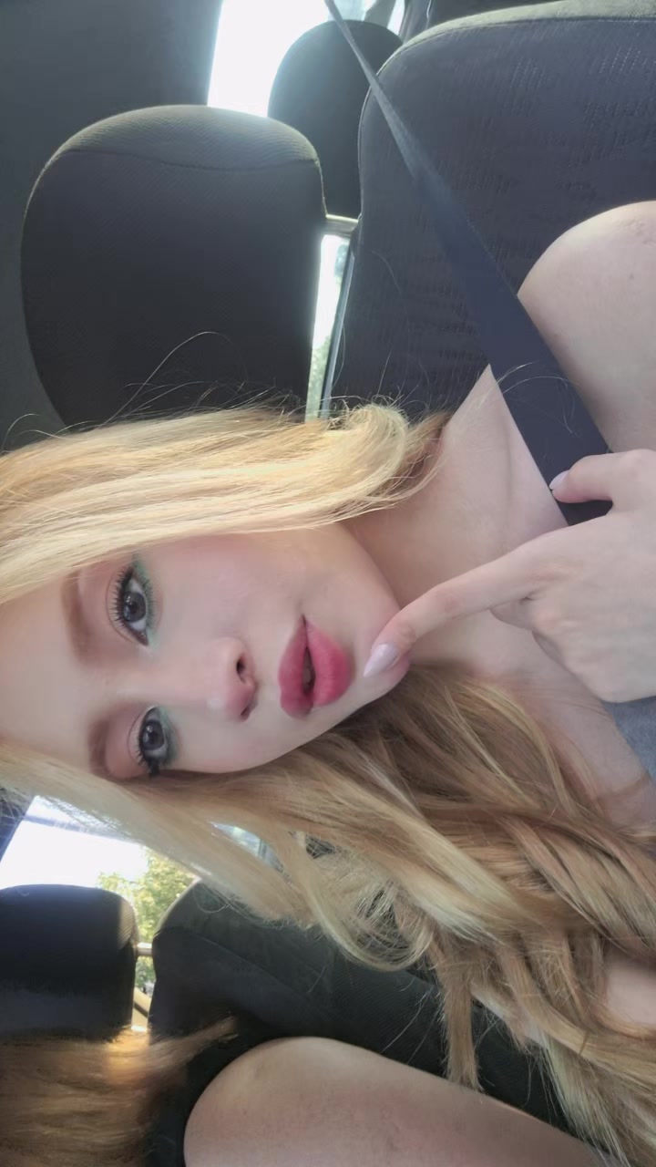 @Adriana Alanis
