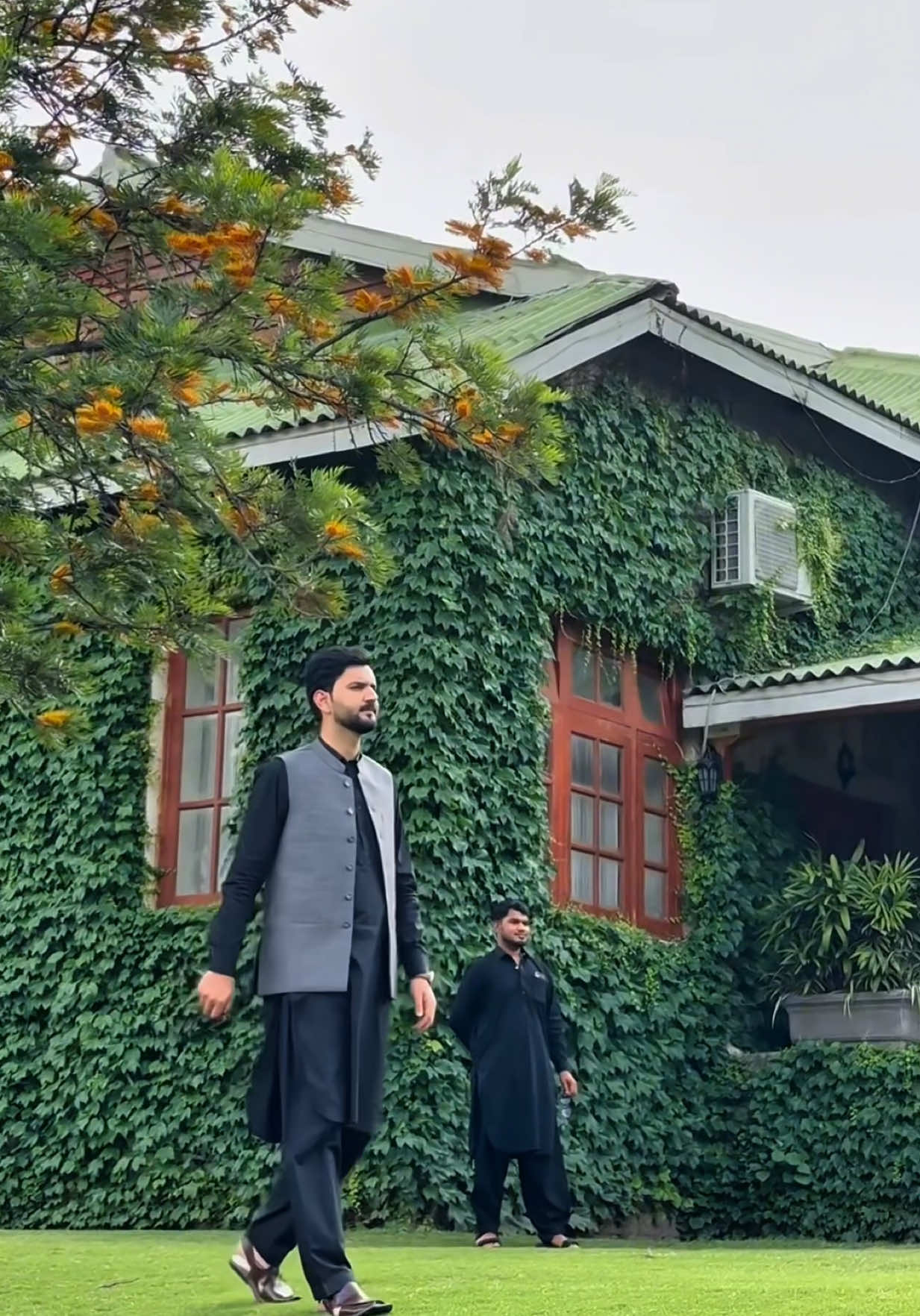 @عمیر خان