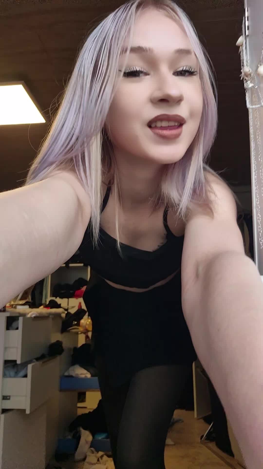 @Leni🃏