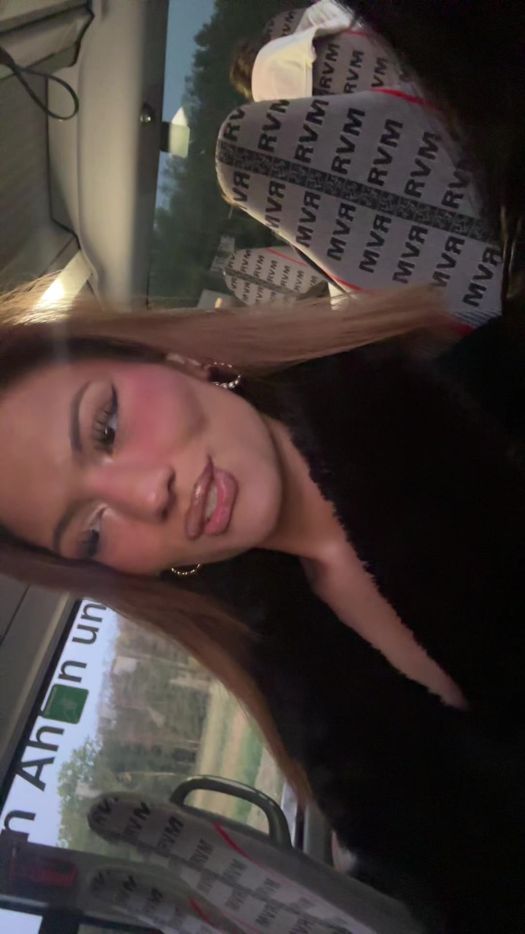 @y7renn06