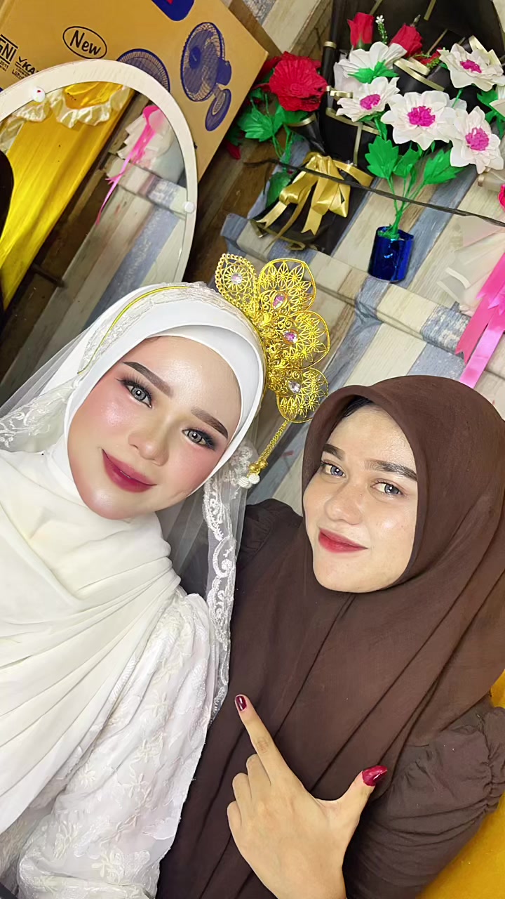 @Anya makeup