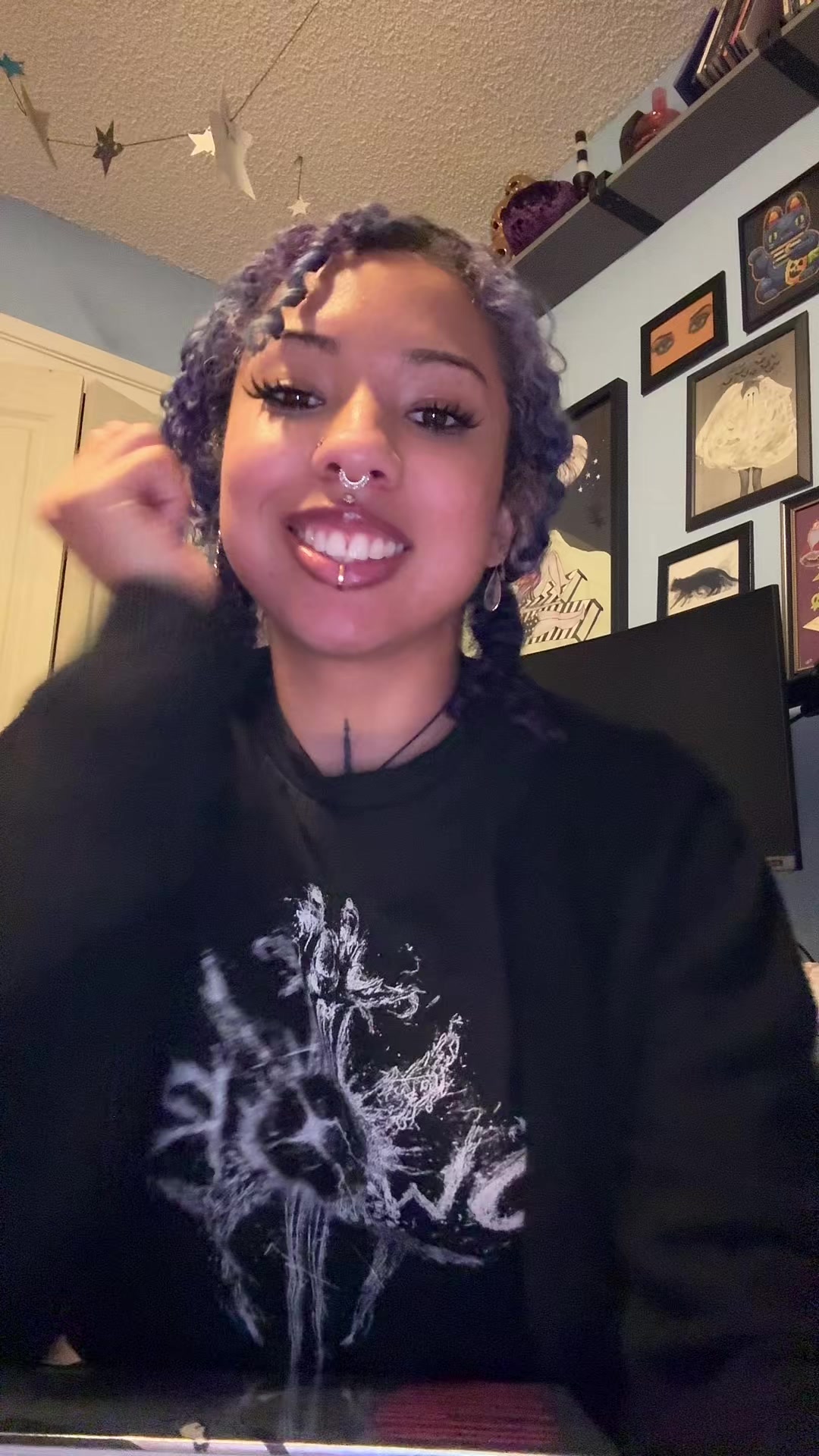 @thegirlinurphone
