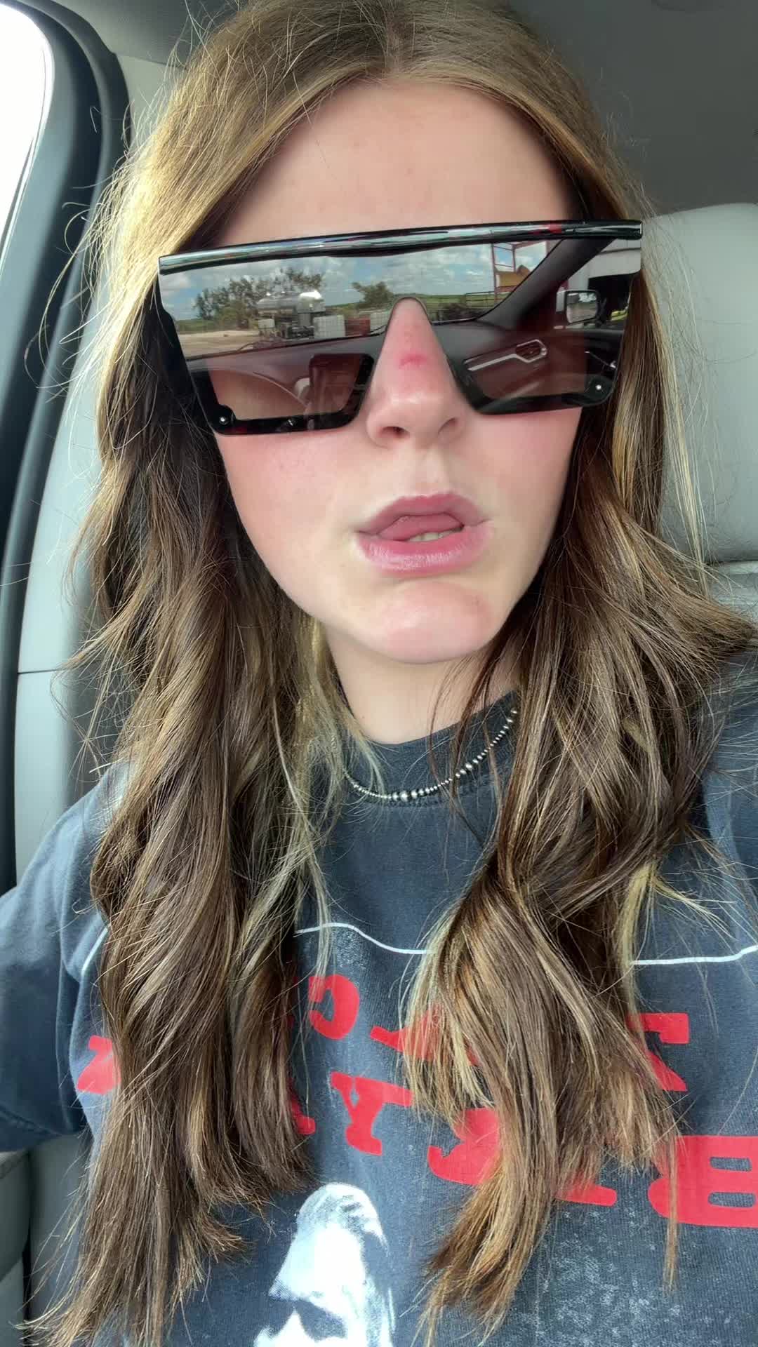 @Ella