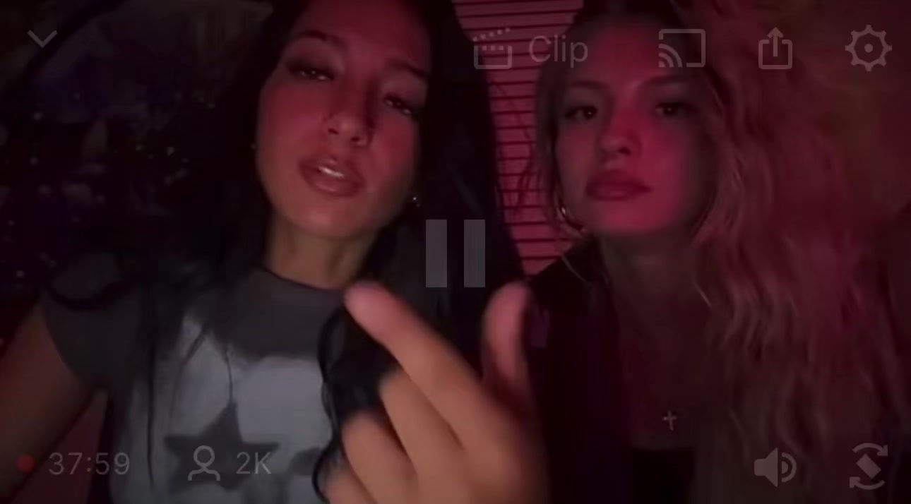 @izzyandalanna