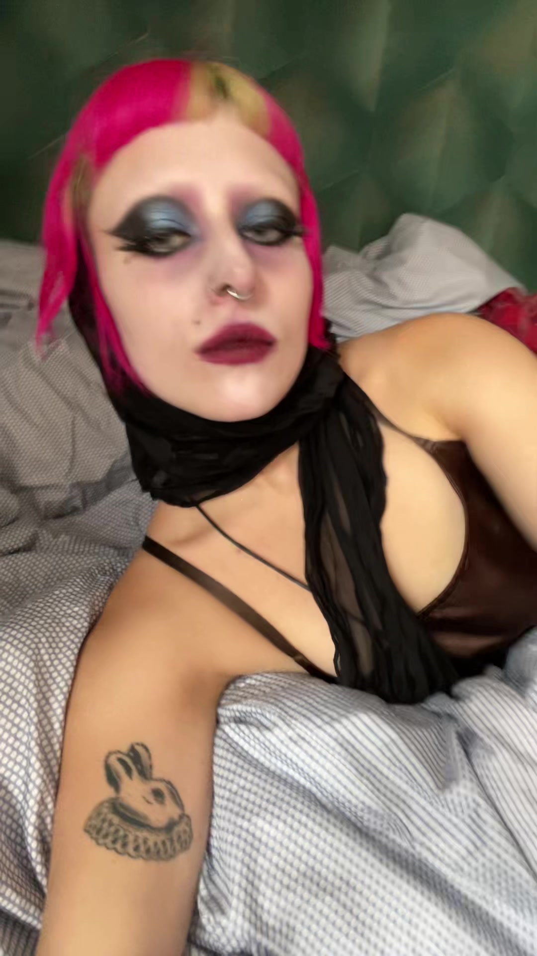@weirdlywelldressed