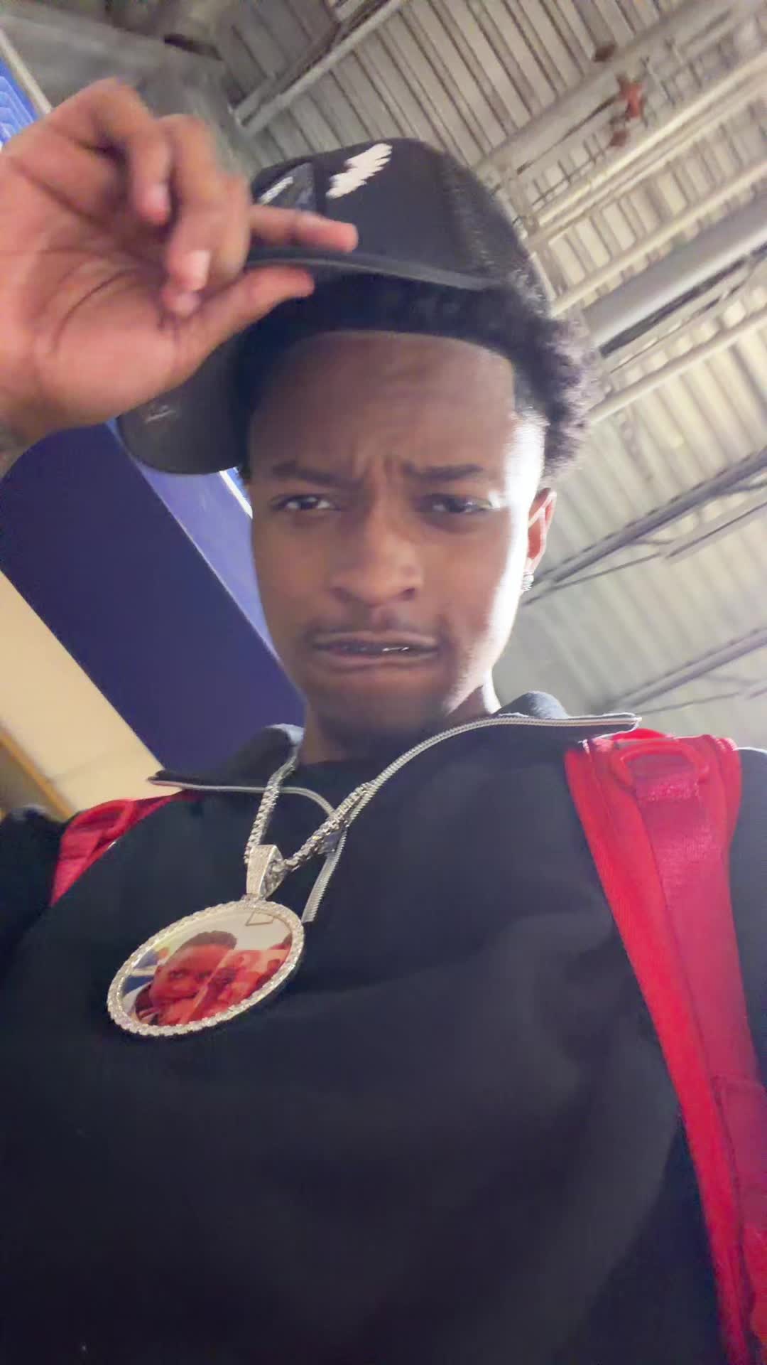 @𝗣𝗼𝗹𝗼