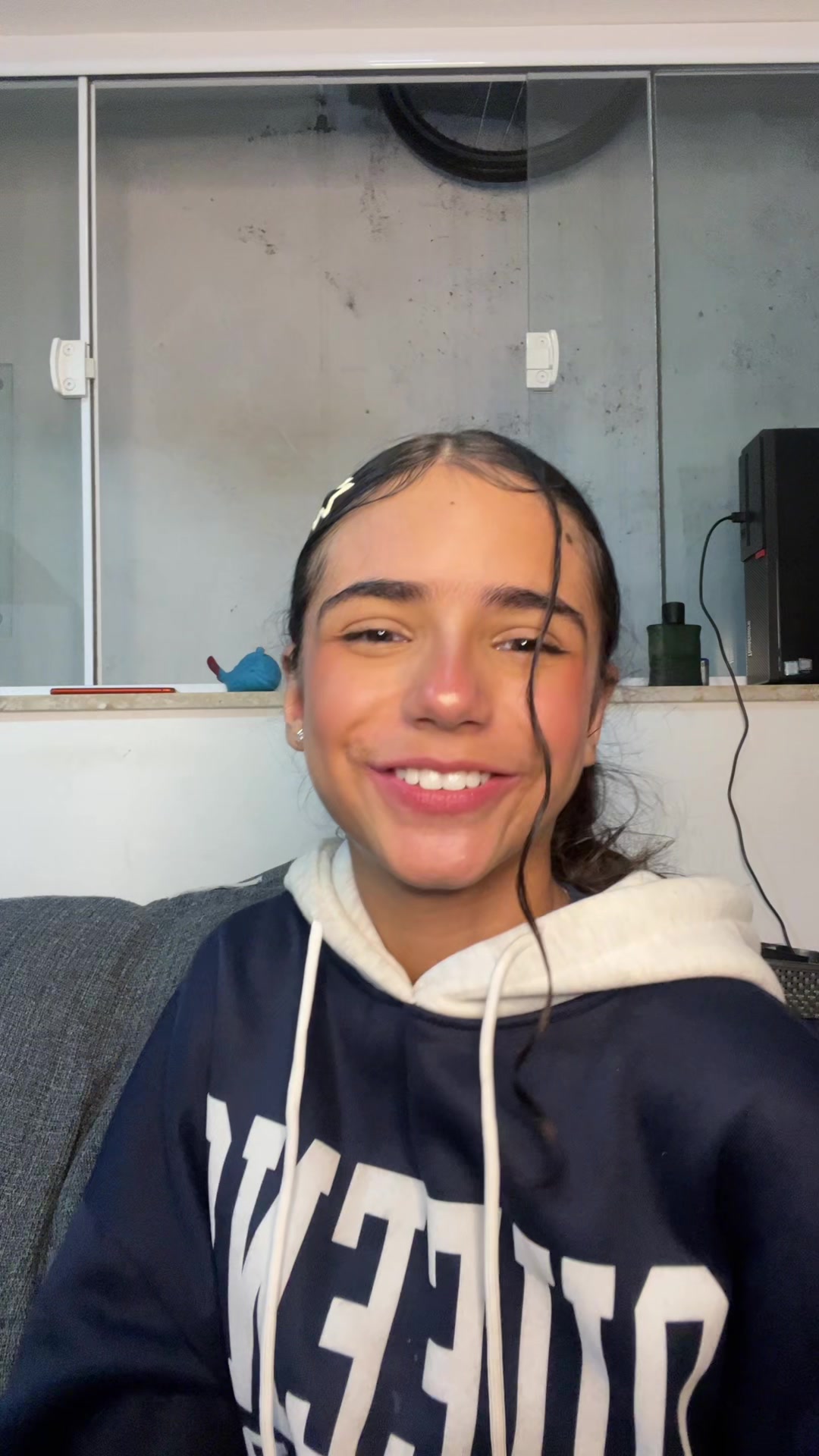 @larafamiliamadrona