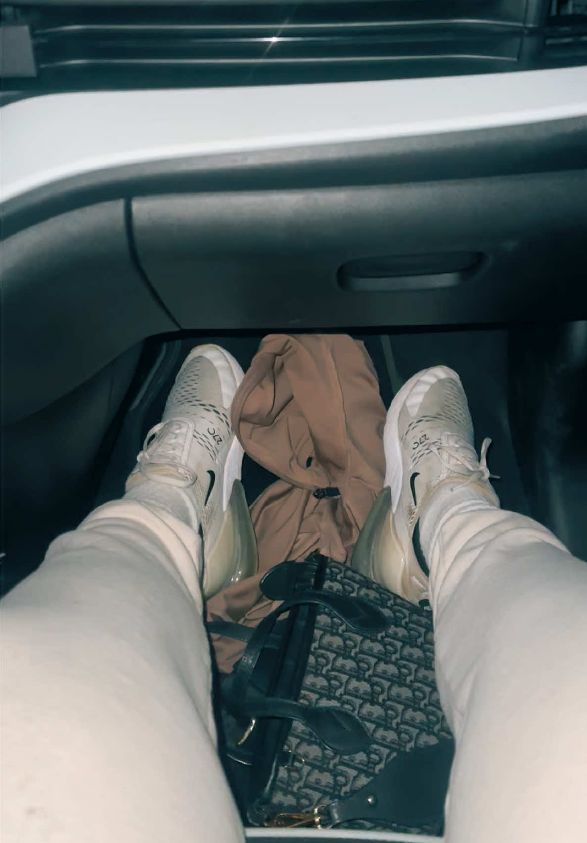@Akilelivee