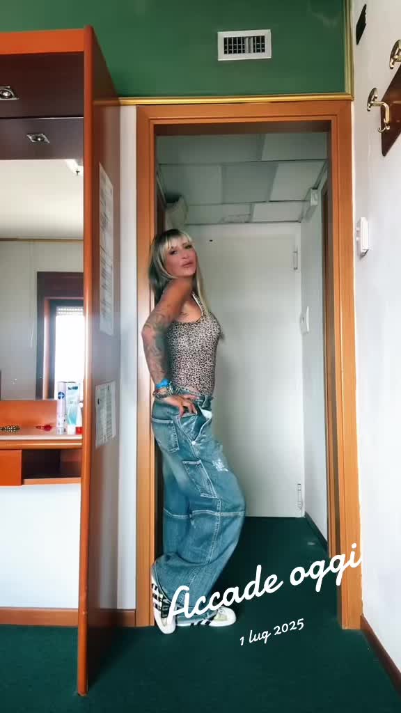 @Valy_b. Ti segue