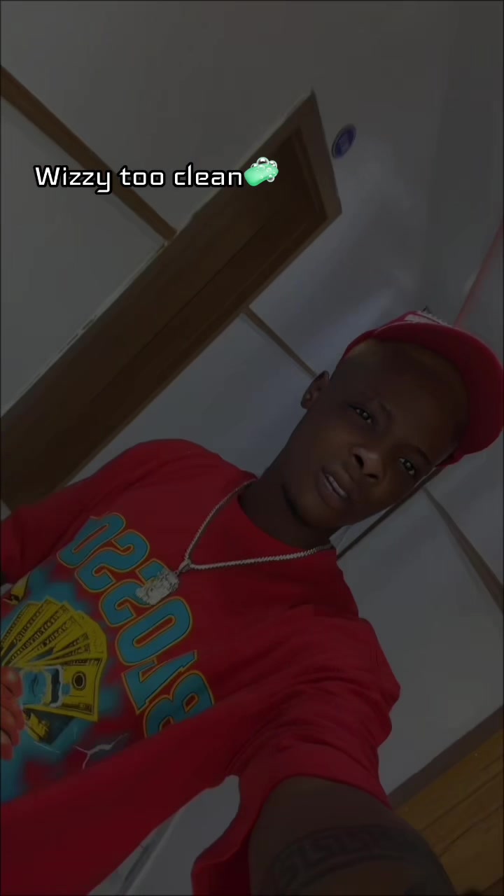 @WIZZY❤️🦅