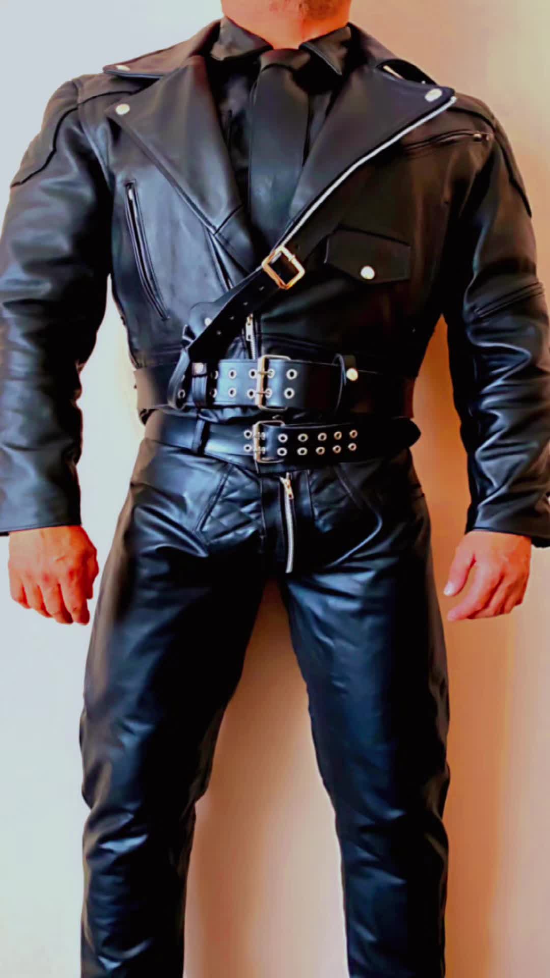 @Latex leather bluf