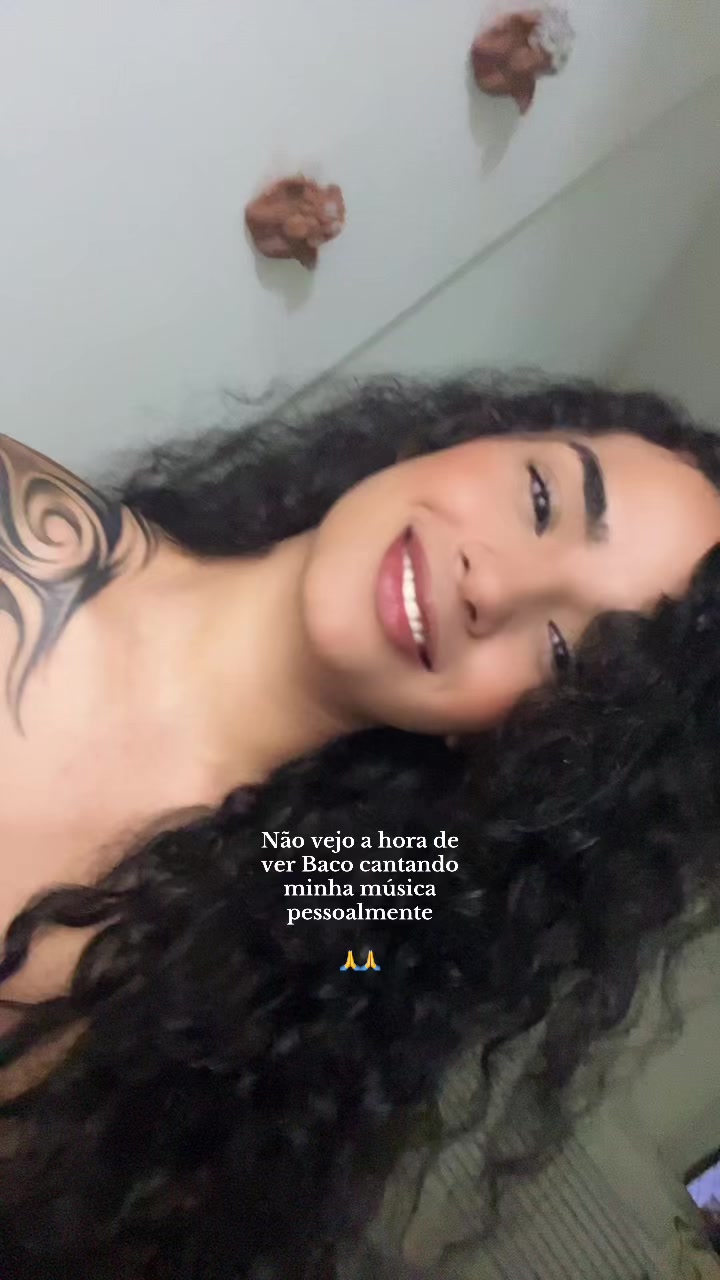 @adrielle_paz