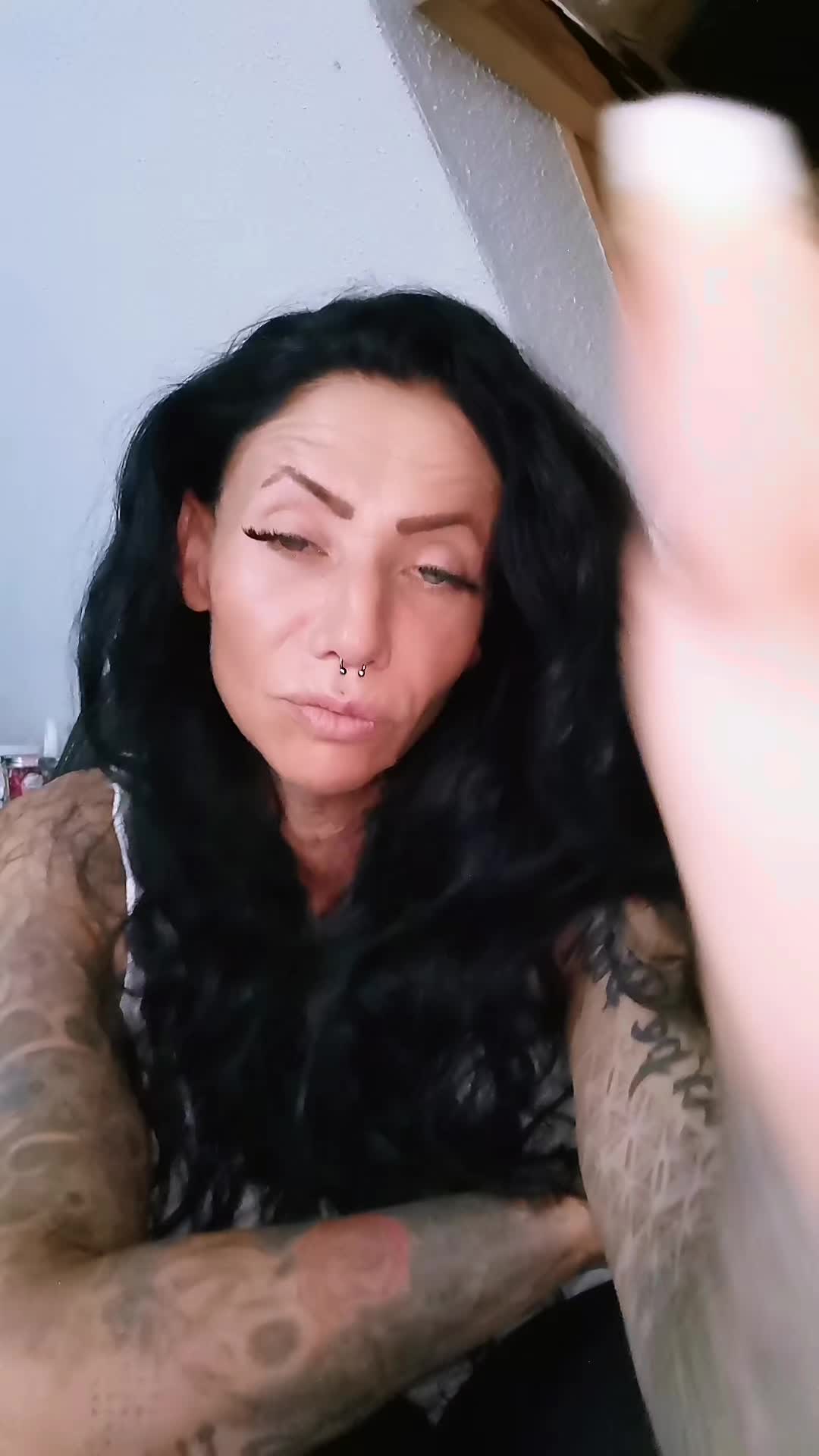@🖤🤍DIE_EISKÖNIGIN🖤🤍