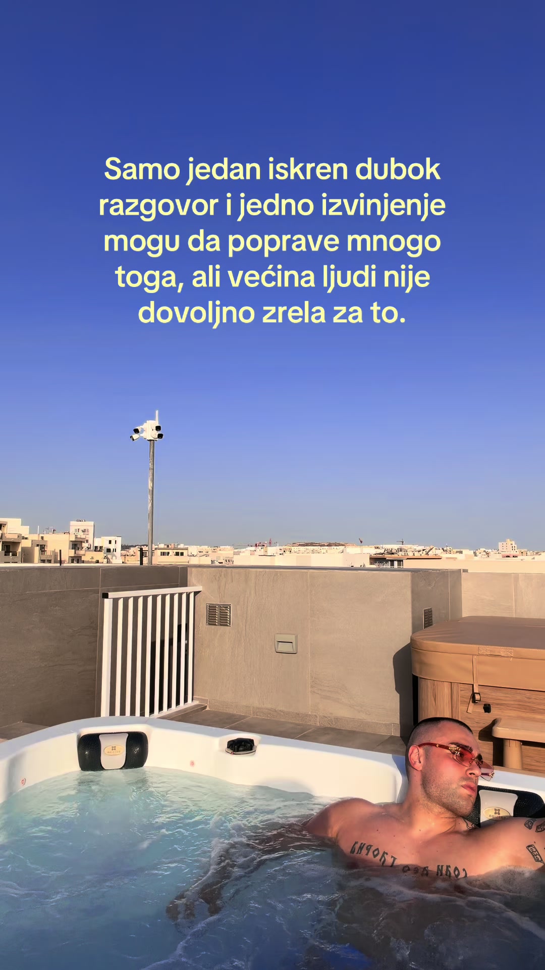 @V U K
