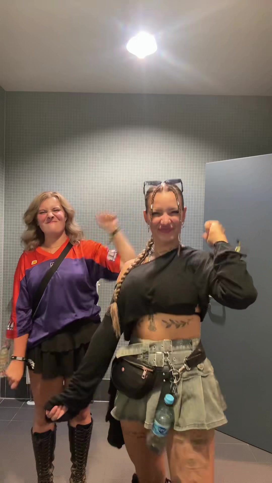 @Elli