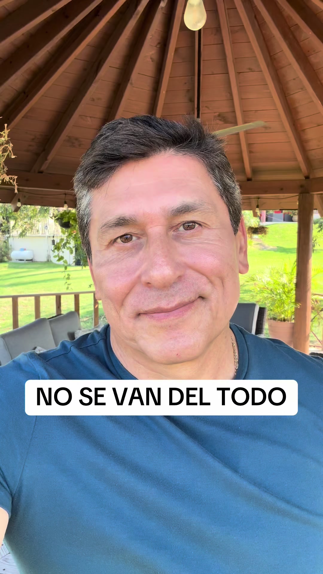 @César Lozano