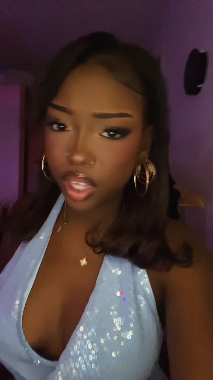 @q🍫