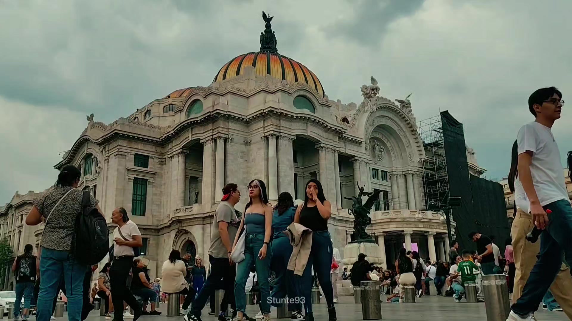 @Luis López
