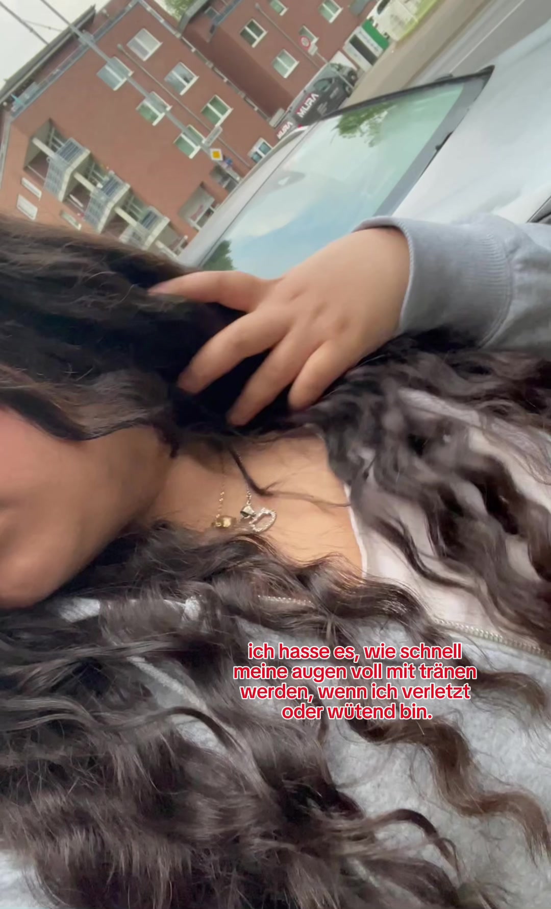 @٩(◕‿◕。)۶