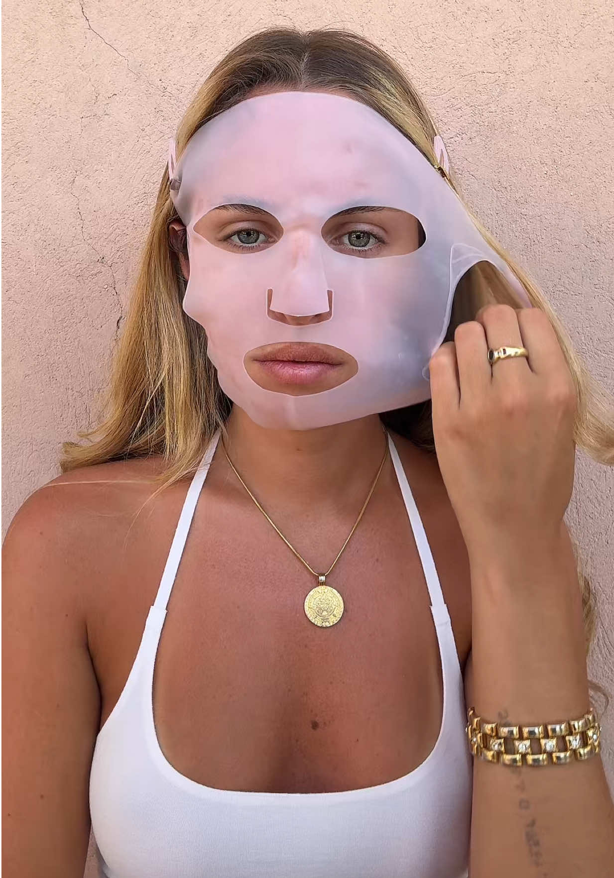 @Asturzia